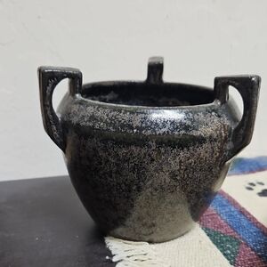 Source Unknown Black and Gray Ceramic Pot